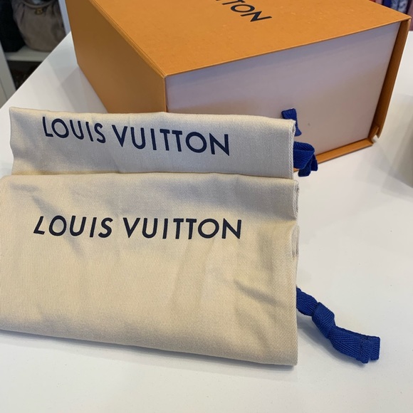 Louis Vuitton lock it flat mule - Picture 9 of 16